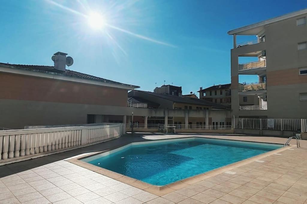 Charmant 2P, Piscine, Clim, A 5 Min De La Plage Vallauris Buitenkant foto